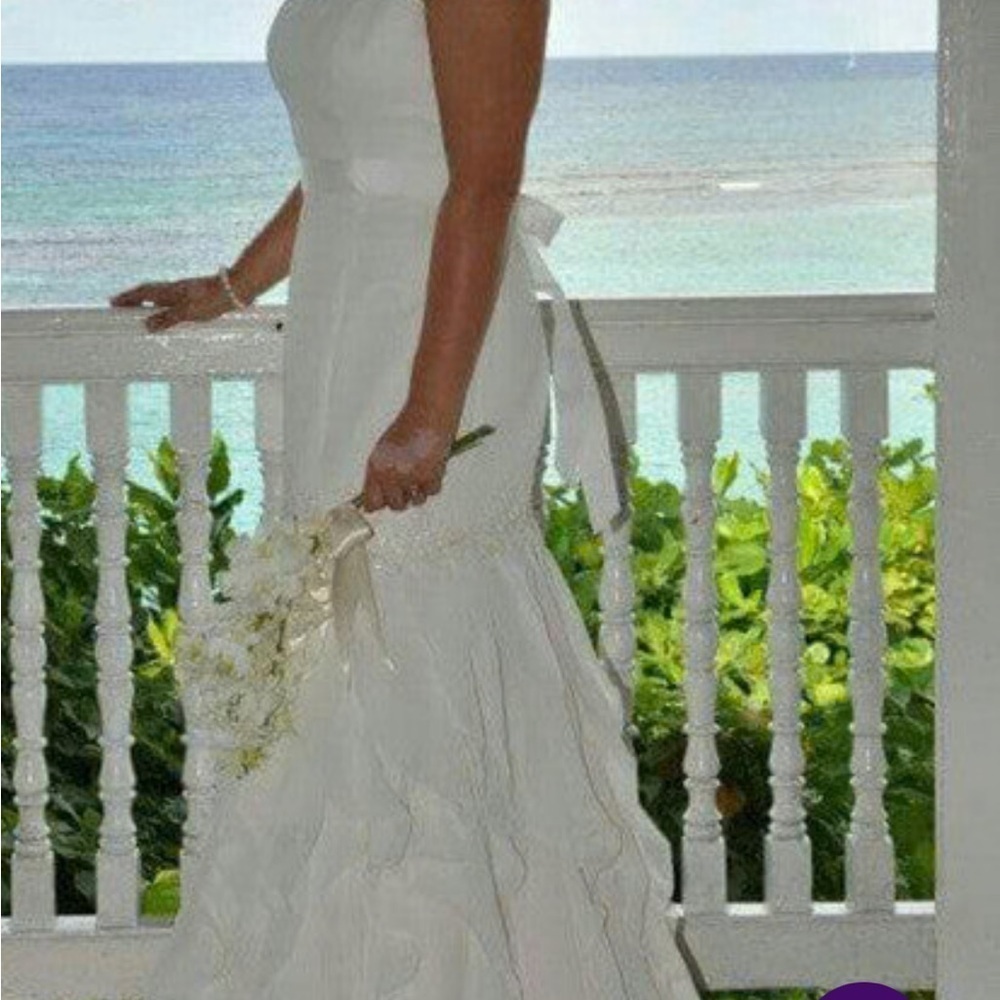 NWOT Eden Bridals Ivory Wedding Dress Size 6